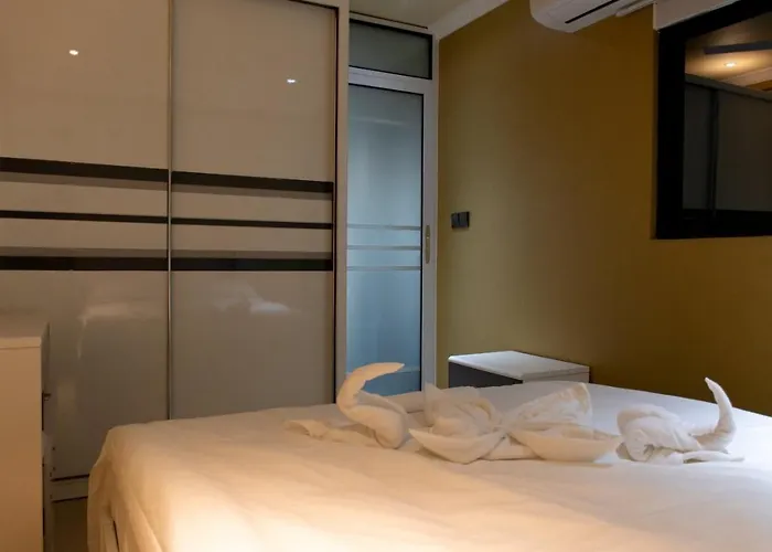 Fanfini Residence Male\'